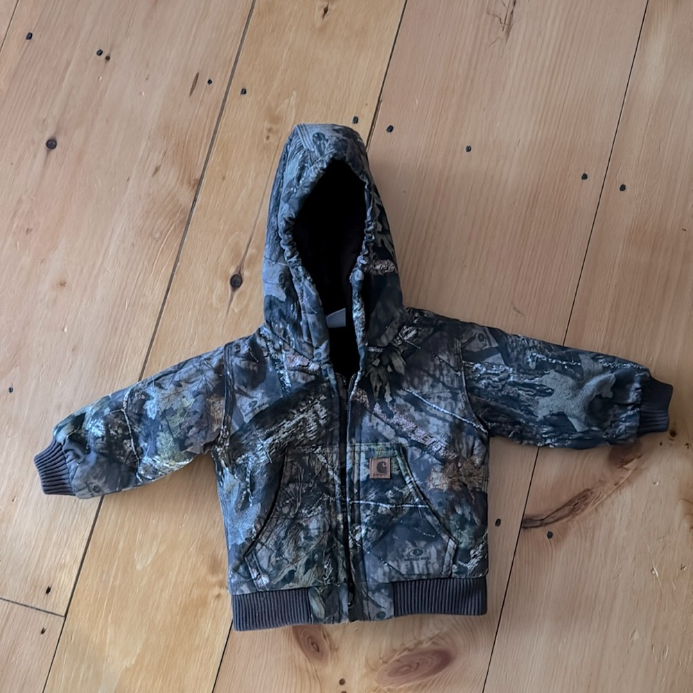 6 month mossy oak Carhart jacket
